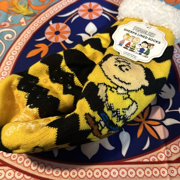 Peanuts Charlie Brown NonSlip Sherpa Lined Socks Warm & Cozy & Cute. - Picture 6 of 8